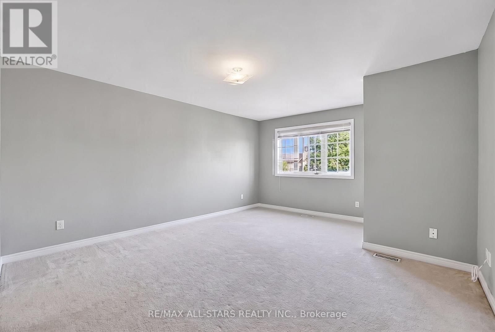 18 Lancaster Court, Georgina, Ontario  L4P 4A1 - Photo 17 - N13420176