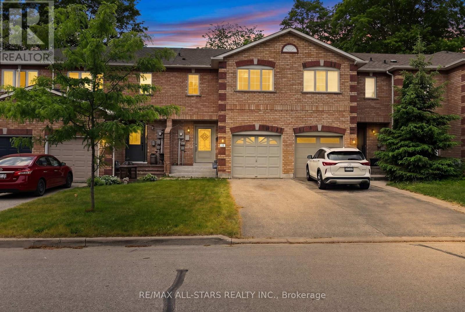18 Lancaster Court, Georgina, Ontario  L4P 4A1 - Photo 3 - N13420176