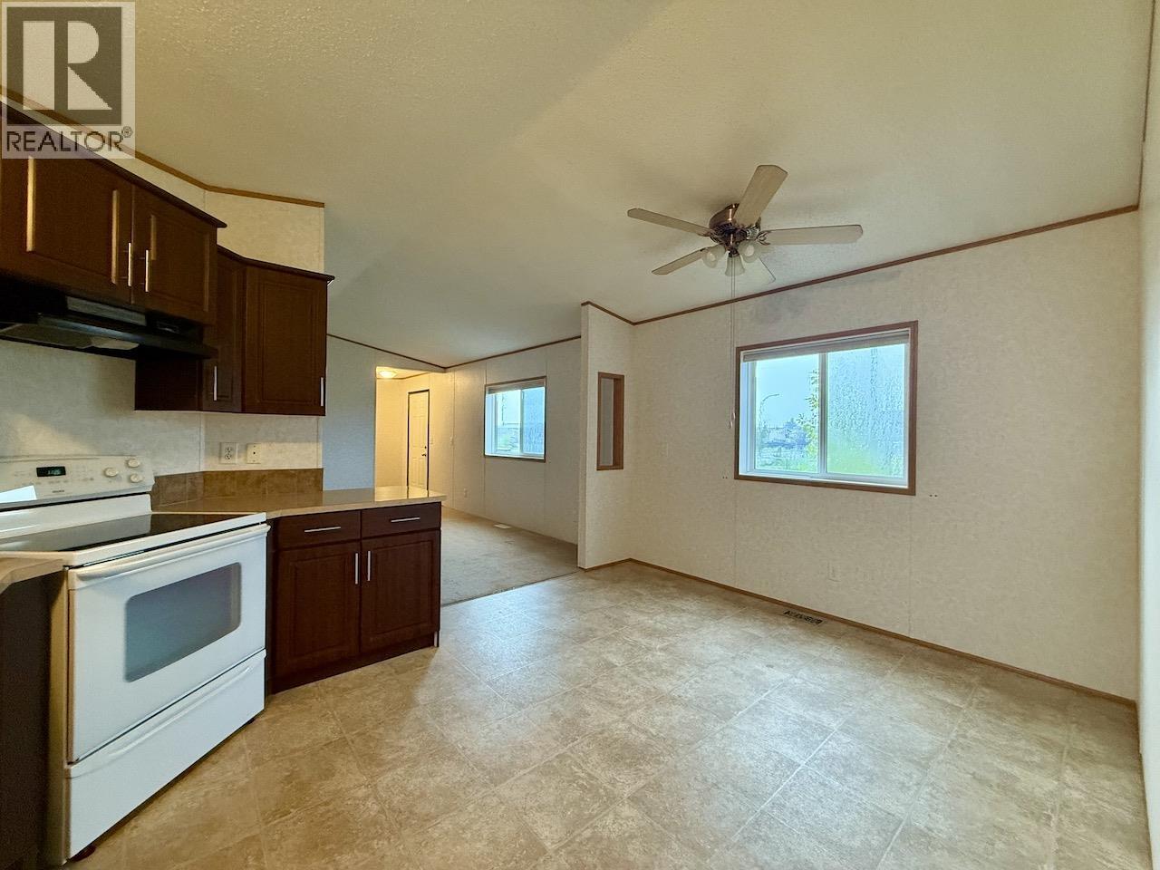 7926 85a Avenue, Fort St. John, British Columbia  V1J 0H7 - Photo 4 - R3103324