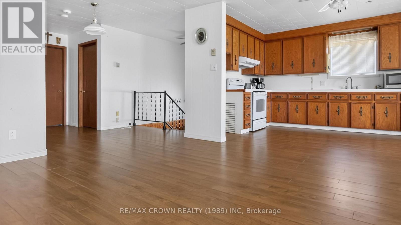 143 Queen Street, Mattice-Val Cote, Ontario  P0L 1T0 - Photo 15 - T13678452