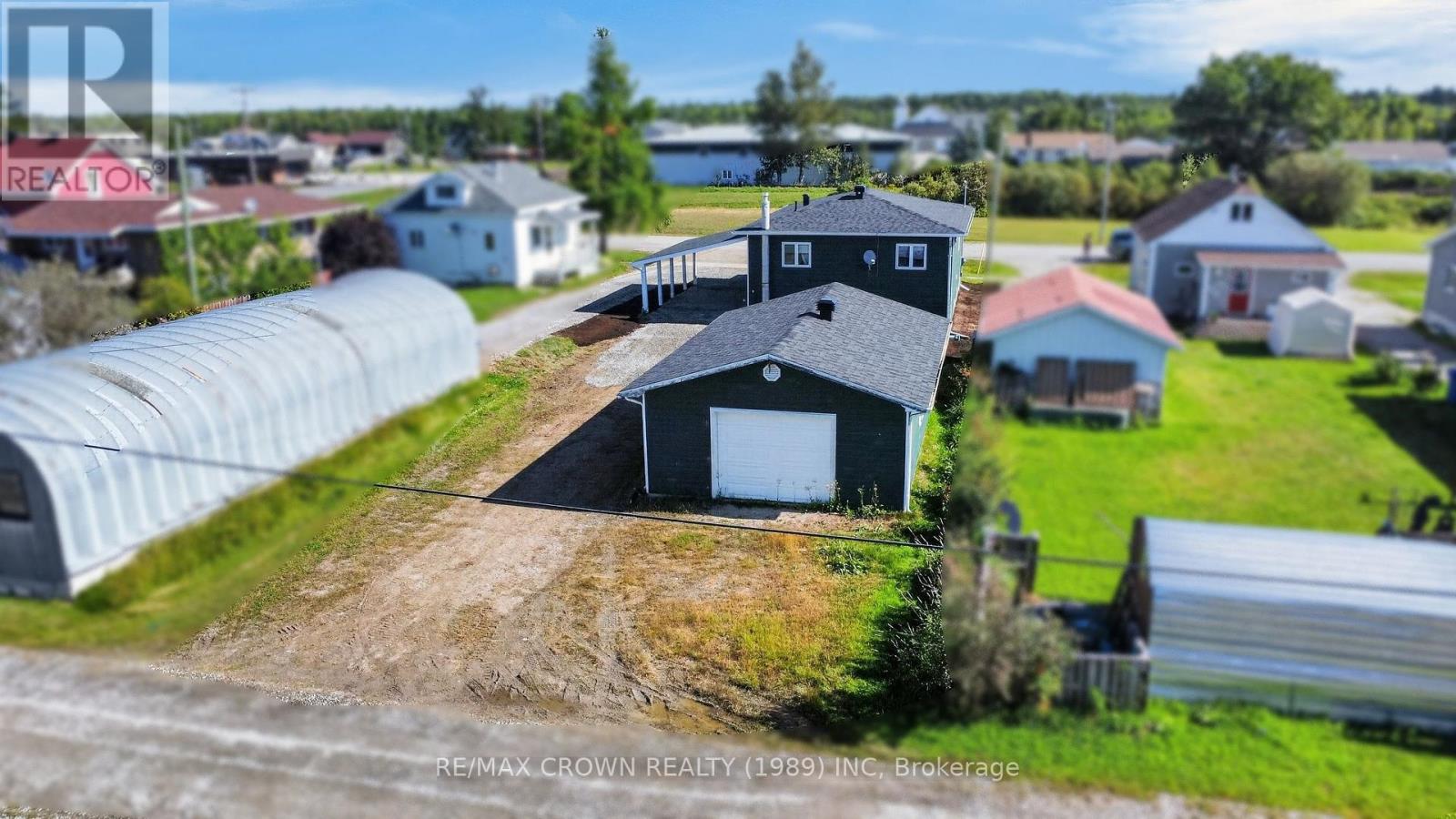 143 Queen Street, Mattice-Val Cote, Ontario  P0L 1T0 - Photo 5 - T13678452
