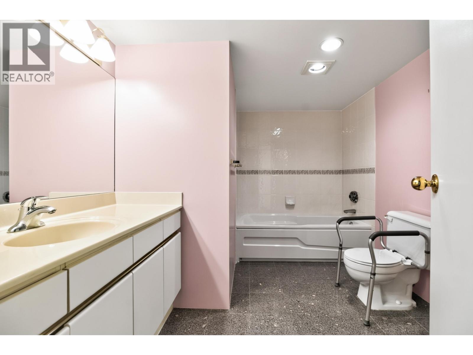 1802 8 Laguna Court, New Westminster, British Columbia  V3M 6M6 - Photo 22 - R3155188