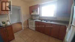 393 Hounslow Avenue, Toronto, Ontario  M2R 1H7 - Photo 3 - C13678462