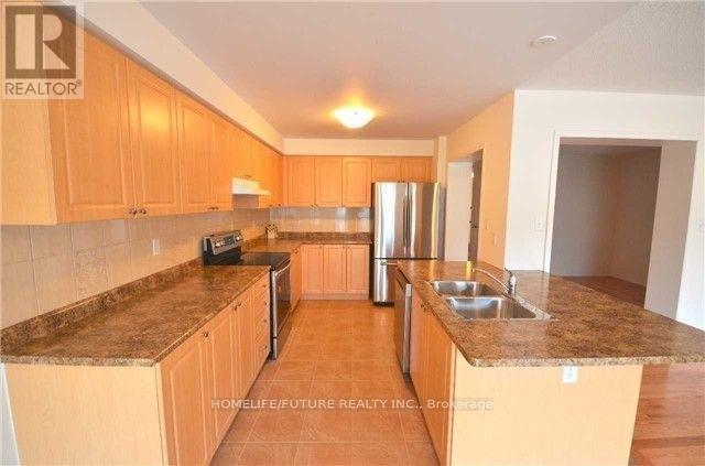 215 Windfields Farm Drive, Oshawa, Ontario  L1L 0K5 - Photo 14 - E13678456