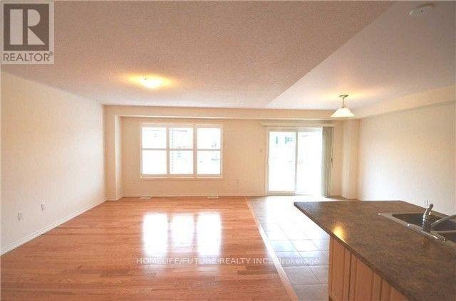 215 Windfields Farm Drive, Oshawa, Ontario  L1L 0K5 - Photo 15 - E13678456