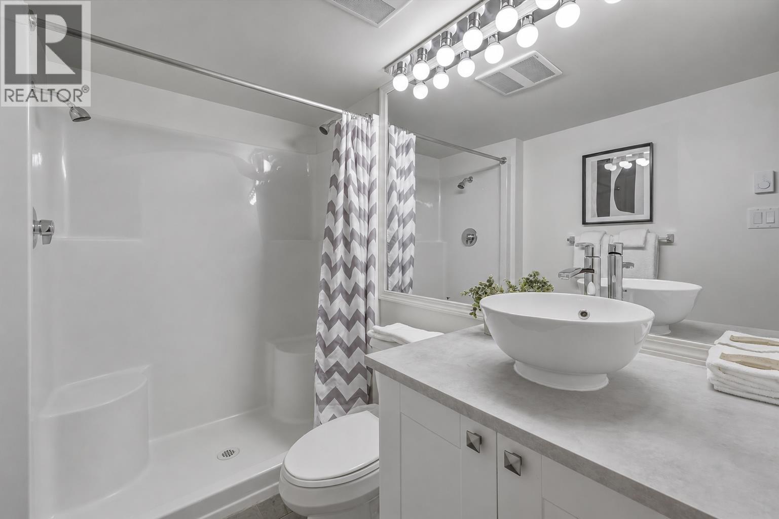 28 4628 Blackcomb Way, Whistler, British Columbia  V0N 1B4 - Photo 13 - R3156001