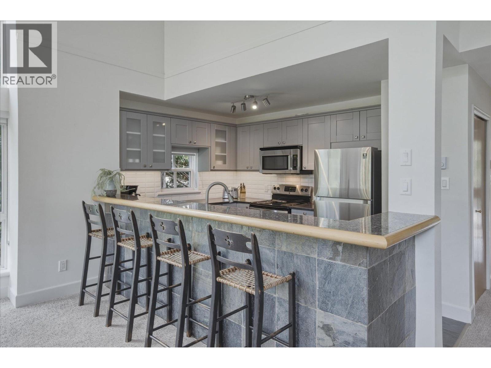 28 4628 Blackcomb Way, Whistler, British Columbia  V0N 1B4 - Photo 6 - R3156001