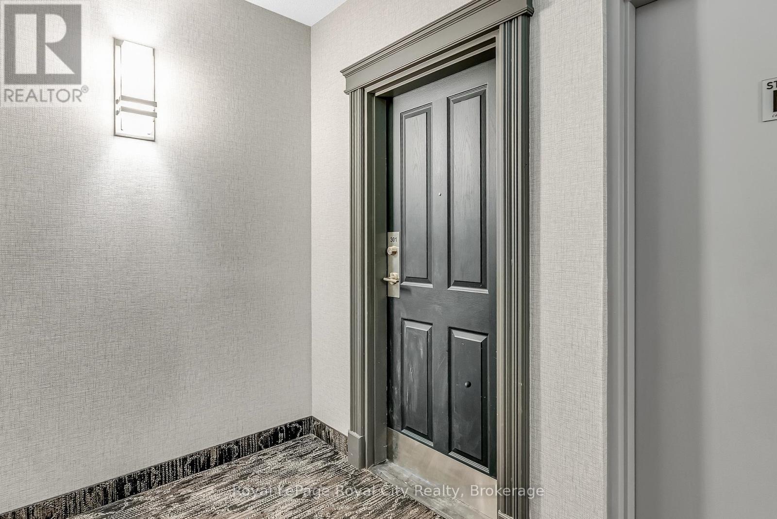 301 - 60 Wyndham Street S, Guelph, Ontario  N1E 7H7 - Photo 2 - X13678446