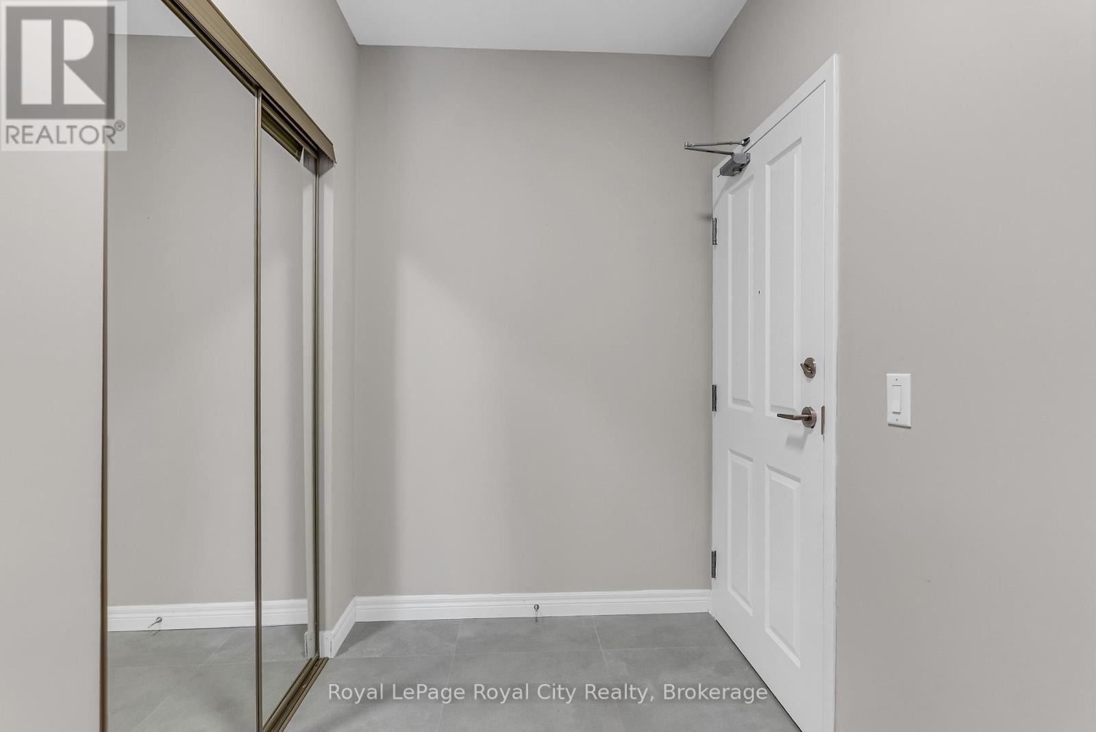 301 - 60 Wyndham Street S, Guelph, Ontario  N1E 7H7 - Photo 3 - X13678446