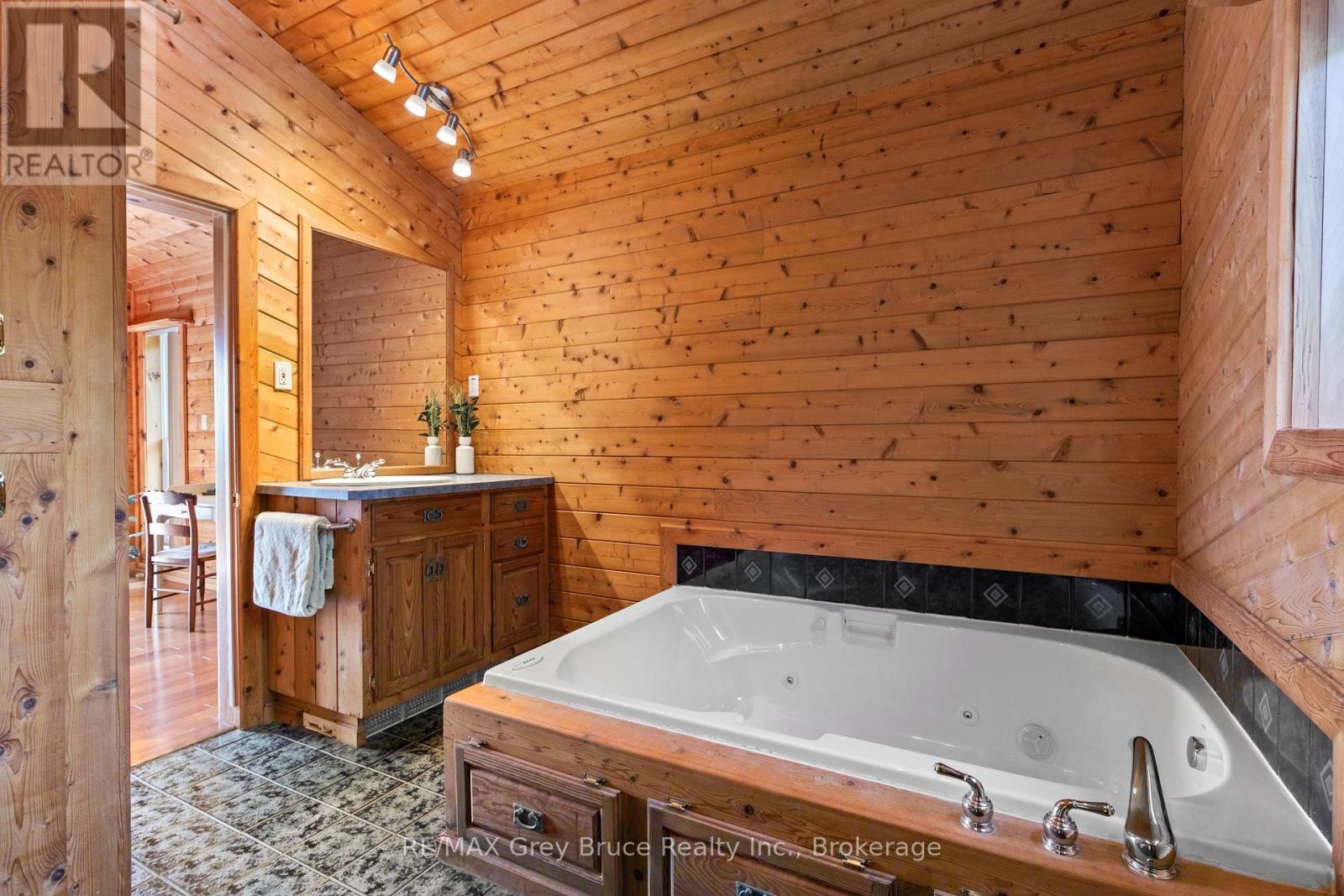 1132 Dorcas Bay Road, Northern Bruce Peninsula, Ontario  N0H 2R0 - Photo 36 - X13678488
