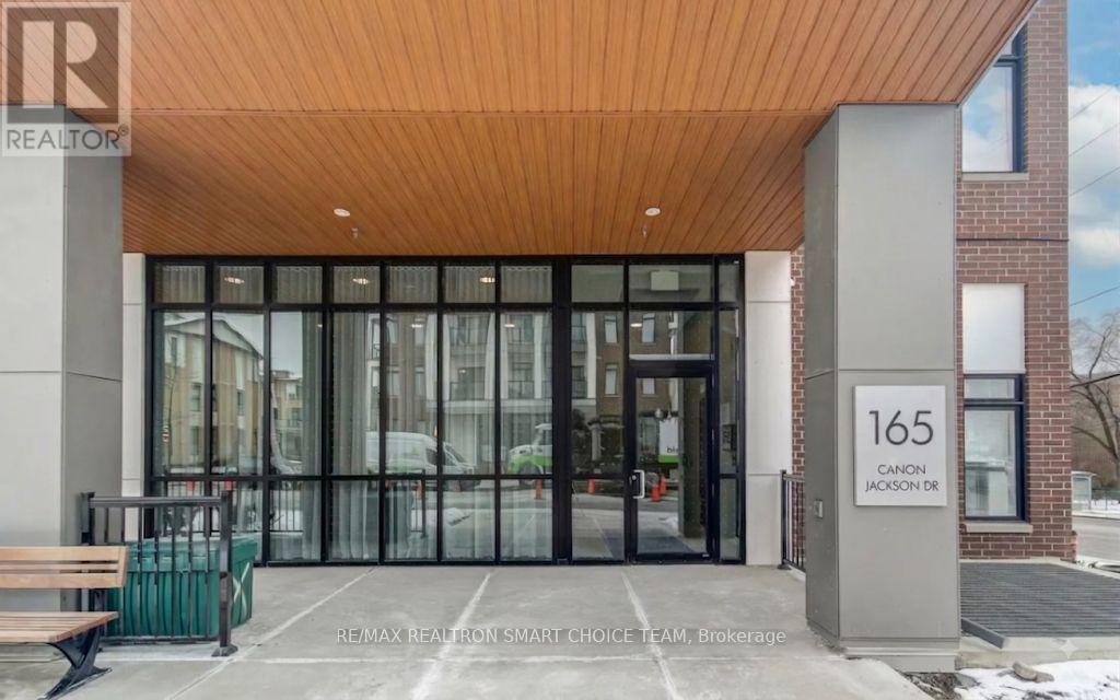 311 - 165 Canon Jackson Drive, Toronto (Beechborough-Greenbrook), Ontario  M6M 0C4 - Photo 2 - W13678440