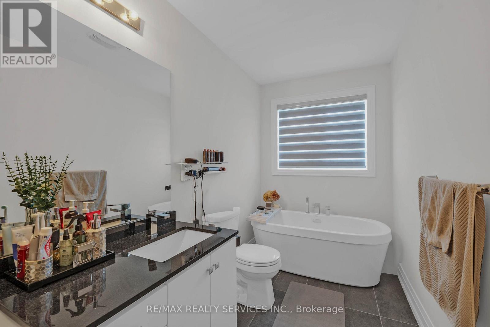 6 Lollard Way, Brampton (Bram West), Ontario  L6Y 2C9 - Photo 19 - W13678484