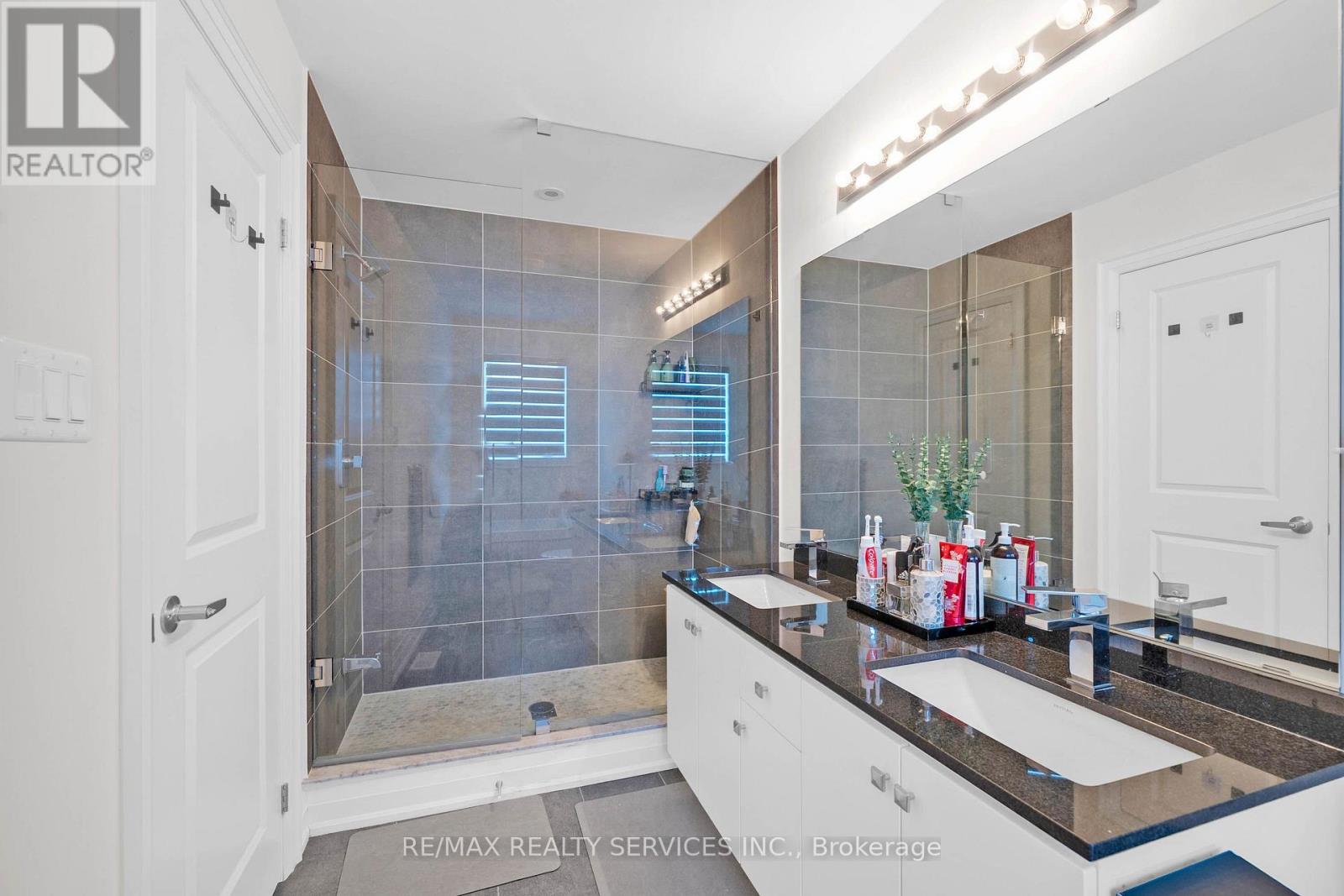 6 Lollard Way, Brampton (Bram West), Ontario  L6Y 2C9 - Photo 20 - W13678484