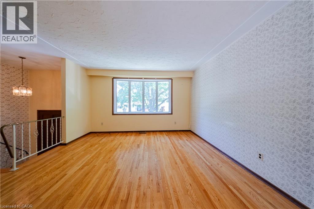 635 Cedargrove Place, Waterloo, Ontario  N2L 4Y8 - Photo 8 - 40852390