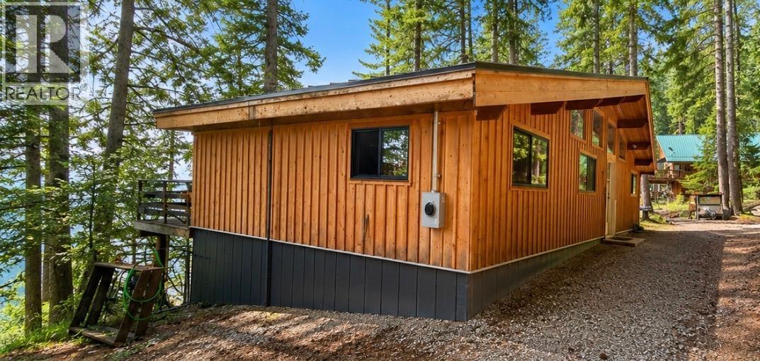 2409 Vickers Trail, Anglemont, British Columbia