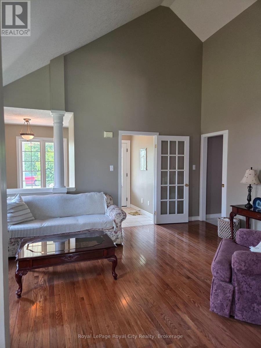 3 Marigold Drive, Guelph, Ontario  N1C 1G7 - Photo 7 - X13582636