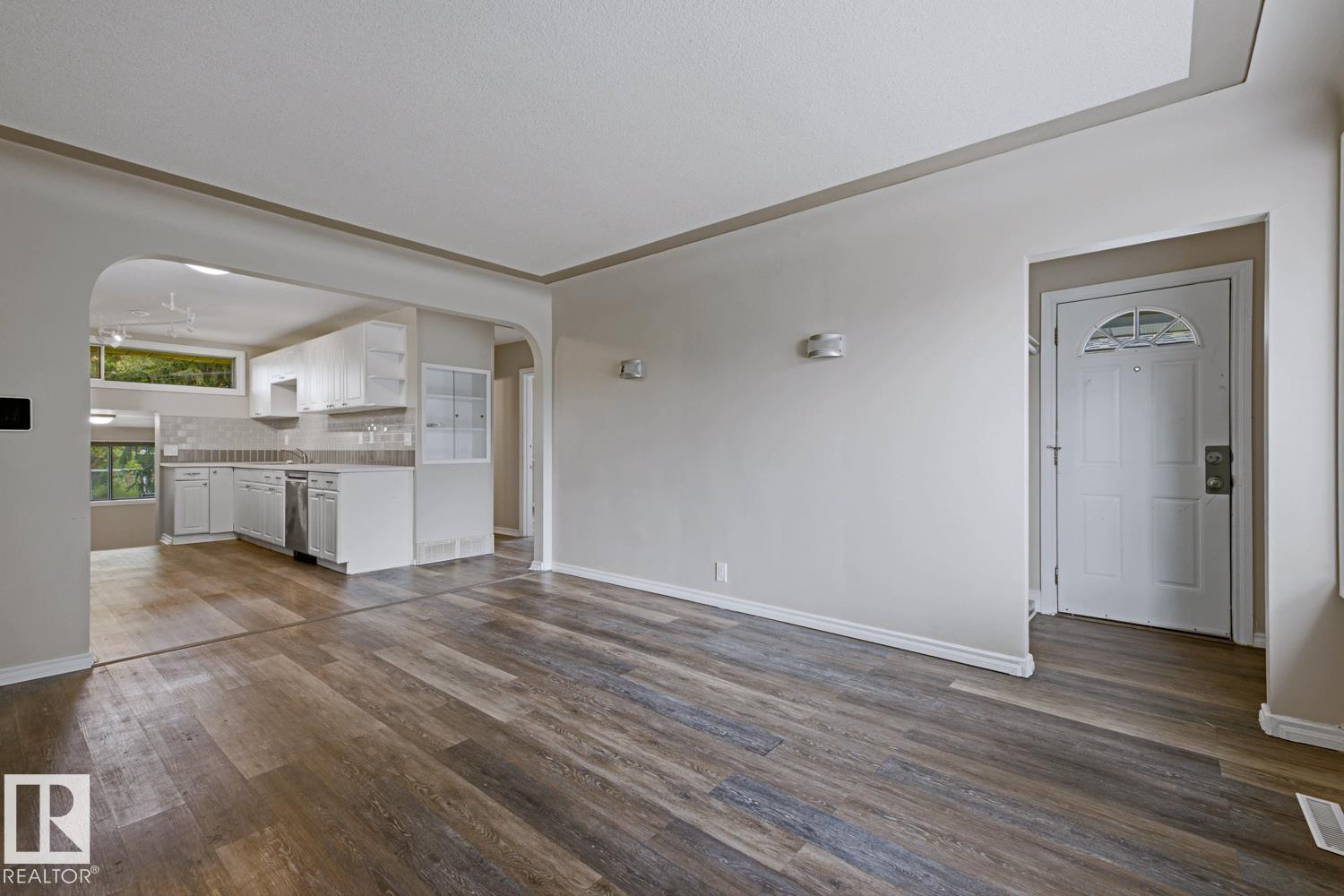 Unknown Address, ,    - Photo 19 - E4502931