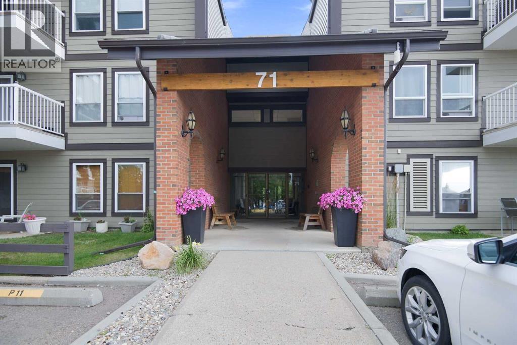 305, 71 Cosgrove Crescent, Red Deer, Alberta  T4P 2Z6 - Photo 2 - A2336602