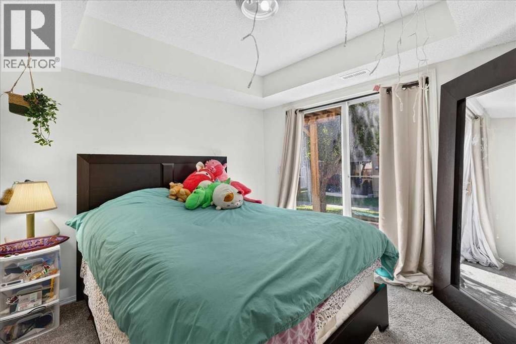 137 Bridlewood Lane Sw, Calgary, Alberta  T2Y 3X8 - Photo 4 - A2328938