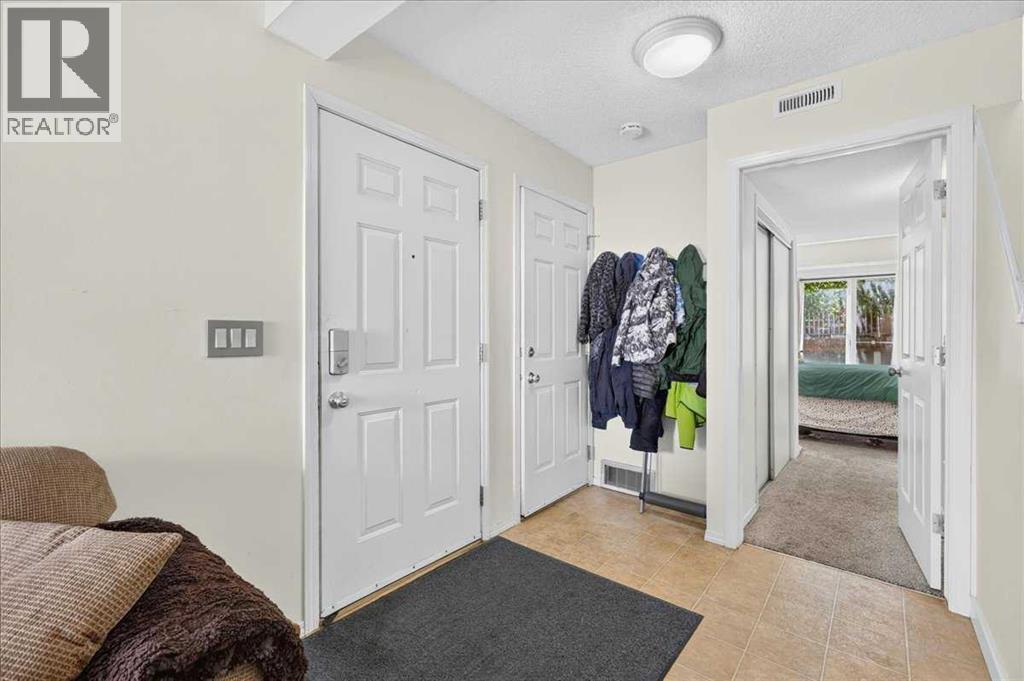 137 Bridlewood Lane Sw, Calgary, Alberta  T2Y 3X8 - Photo 6 - A2328938