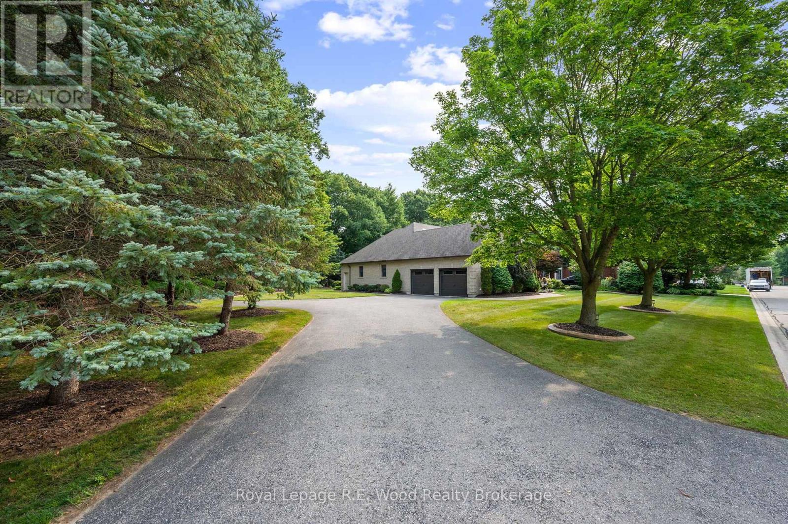 2 Whispering Pine Lane, Tillsonburg, Ontario  N4G 5V4 - Photo 3 - X13678574