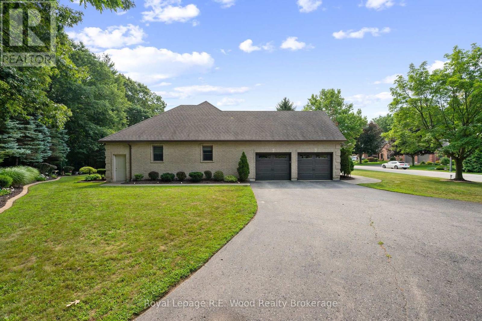 2 Whispering Pine Lane, Tillsonburg, Ontario  N4G 5V4 - Photo 4 - X13678574