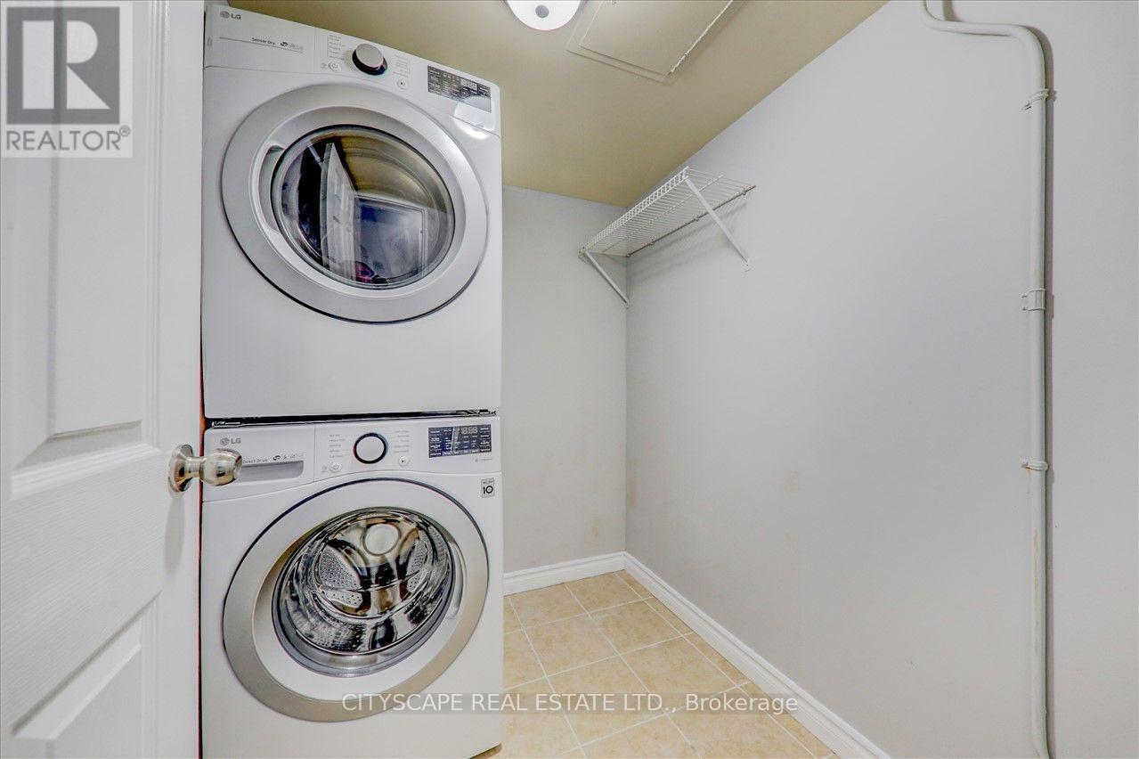 #914 - 25 Sunrise Avenue, Toronto (Victoria Village), Ontario  M4A 2S2 - Photo 9 - C13678532