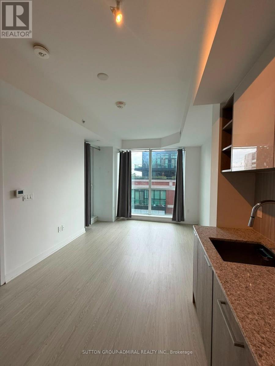 1015 - 31 Tippett Road, Toronto (Clanton Park), Ontario  M3H 0C8 - Photo 8 - C13678578