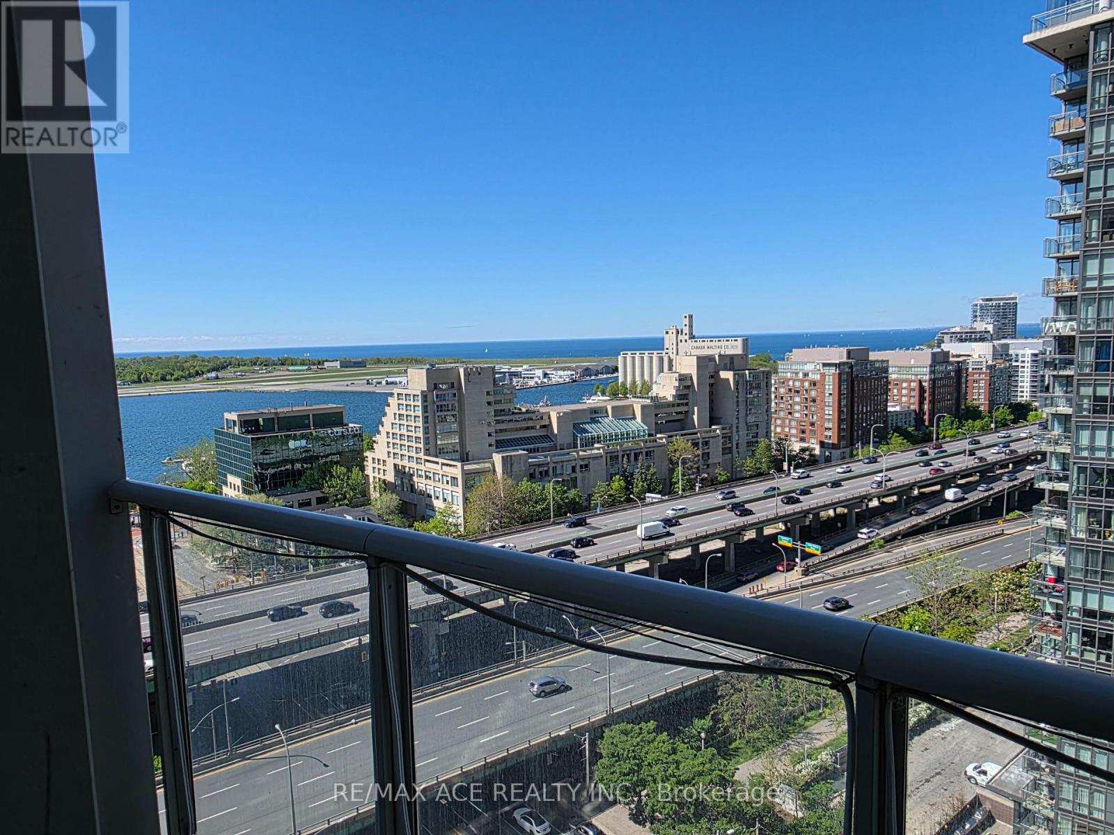 1801 - 35 Mariner Terrace, Toronto (Waterfront Communities), Ontario  M5V 3V9 - Photo 11 - C13678580