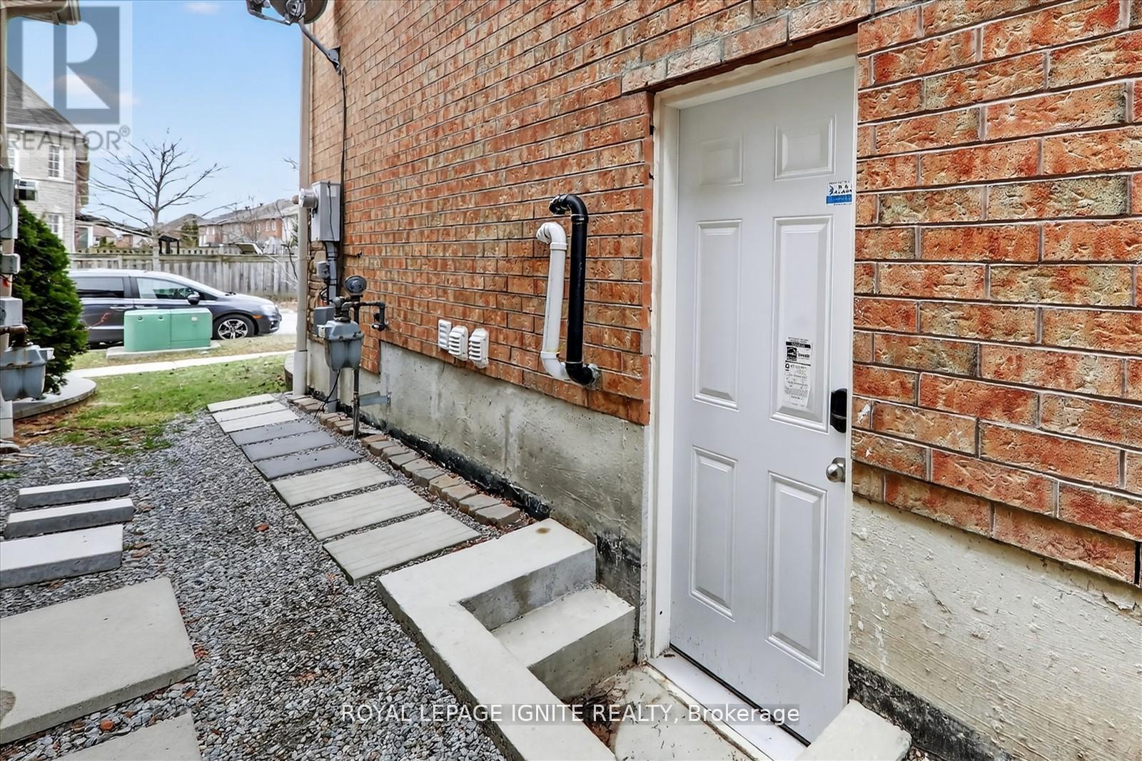 Bsmnt - 73 Feint Drive, Ajax, Ontario L1T 0E7 - Photo 4 - E13678526
