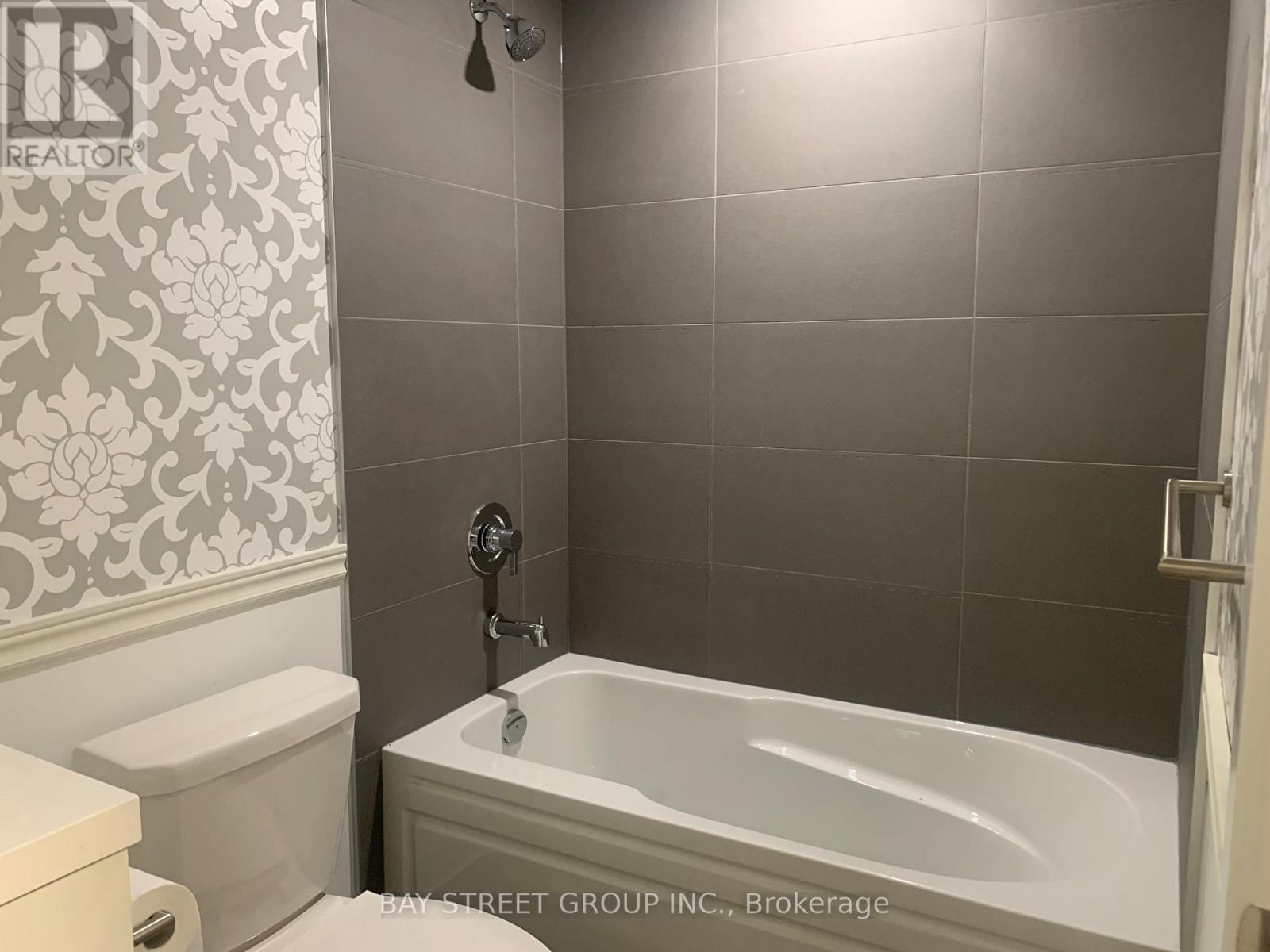 2520 - 2545 Simcoe Street N, Oshawa (Windfields), Ontario  L1L 0W3 - Photo 4 - E13678538