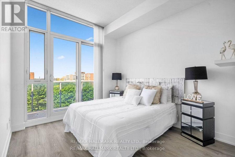 718 - 9471 Yonge Street, Richmond Hill (Observatory), Ontario  L4C 1V4 - Photo 4 - N13678550