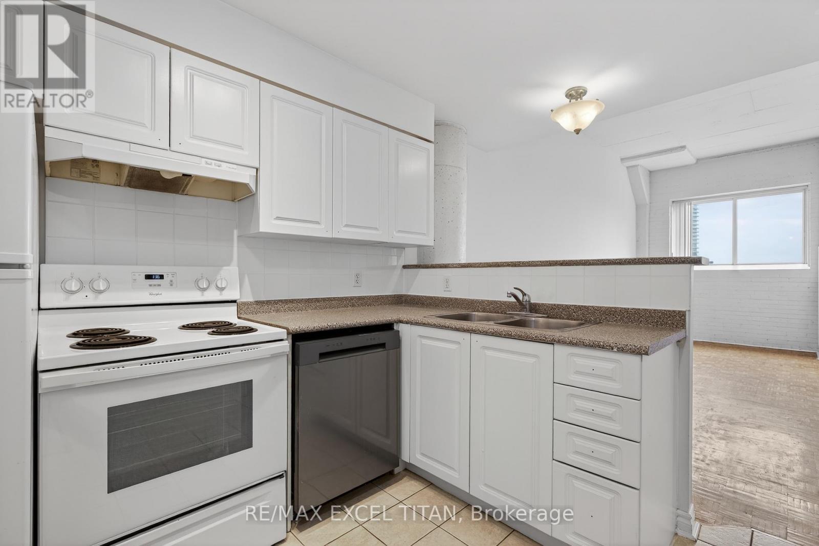 607 - 1401 Dupont Street, Toronto, Ontario  M6H 2B1 - Photo 6 - W13678516