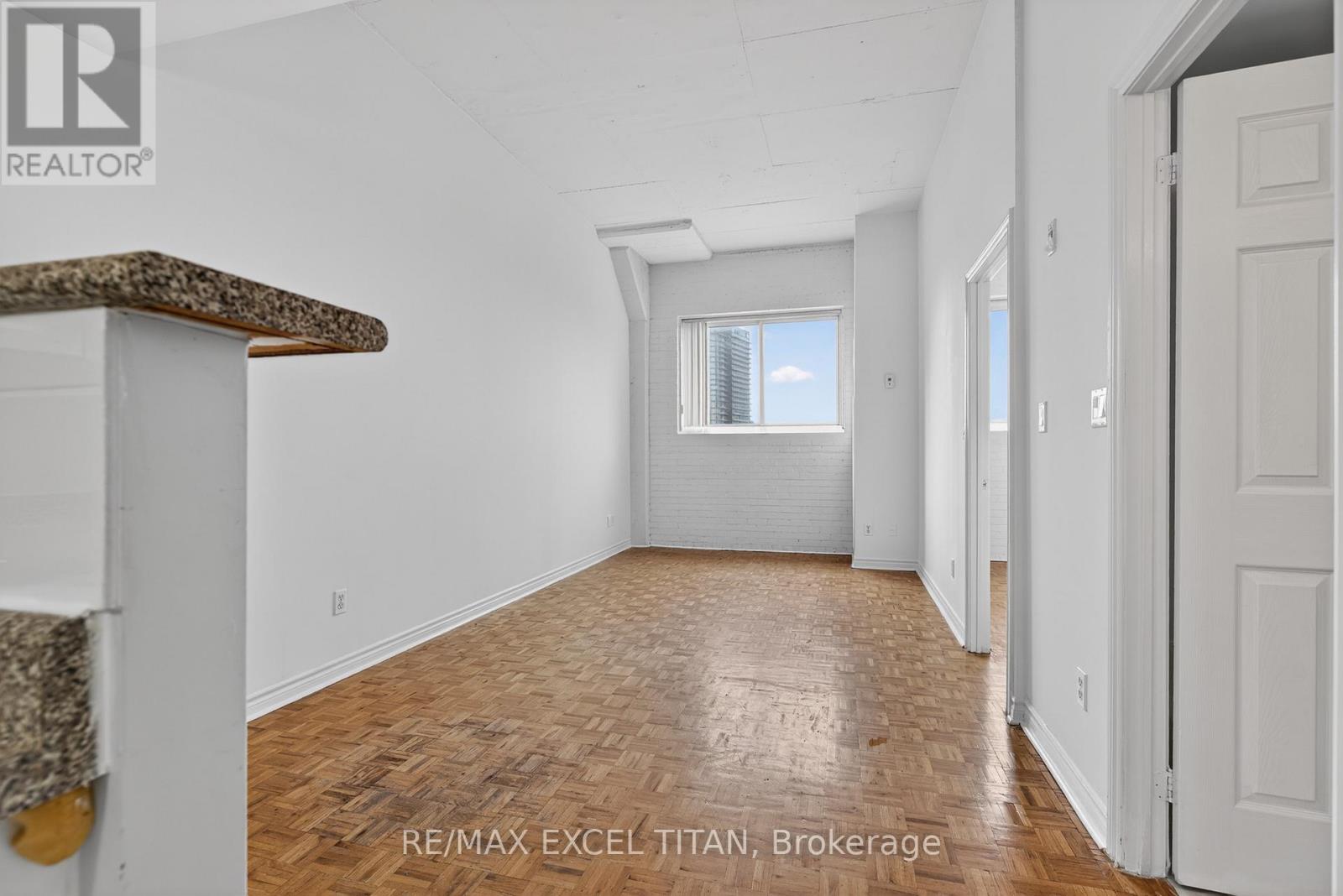607 - 1401 Dupont Street, Toronto, Ontario  M6H 2B1 - Photo 7 - W13678516