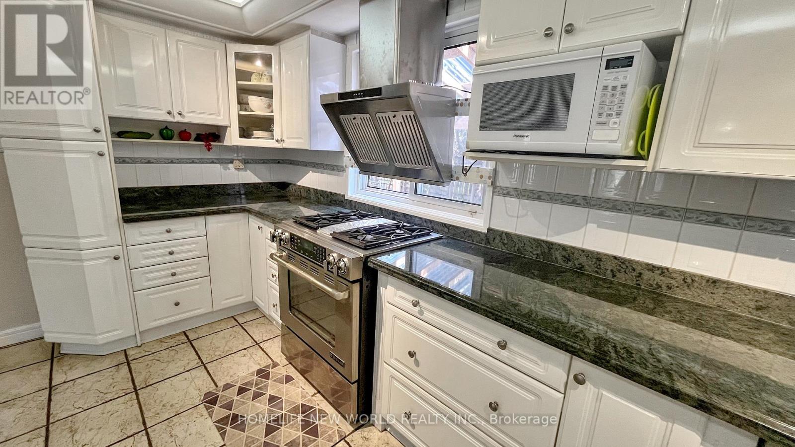 14 Madrid Crescent, Brampton, Ontario  L6S 2X4 - Photo 21 - W13678524