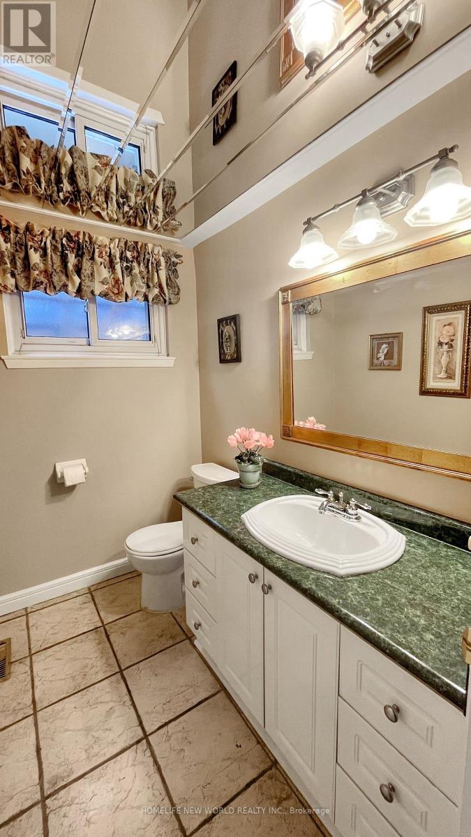 14 Madrid Crescent, Brampton, Ontario  L6S 2X4 - Photo 28 - W13678524
