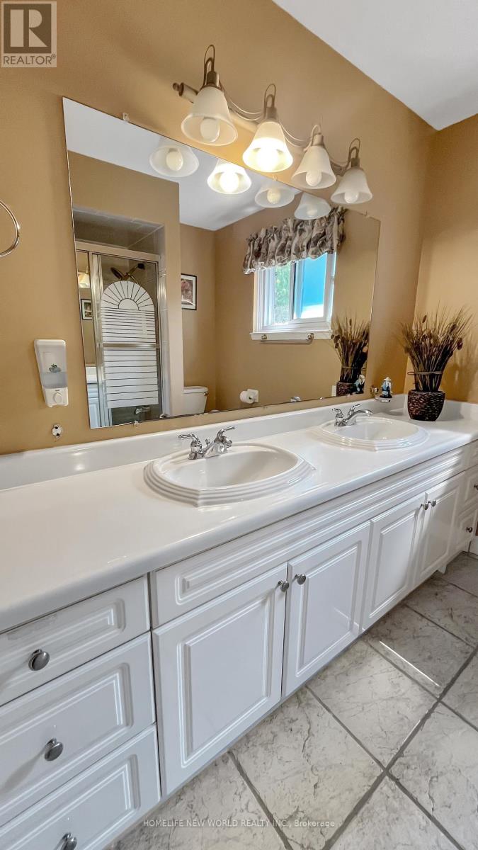 14 Madrid Crescent, Brampton, Ontario  L6S 2X4 - Photo 31 - W13678524