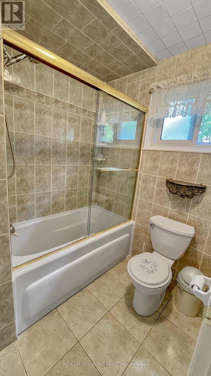 14 Madrid Crescent, Brampton, Ontario  L6S 2X4 - Photo 35 - W13678524