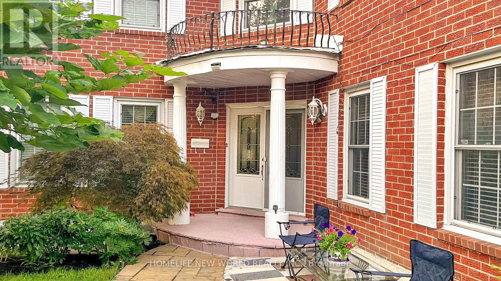 14 Madrid Crescent, Brampton, Ontario  L6S 2X4 - Photo 4 - W13678524