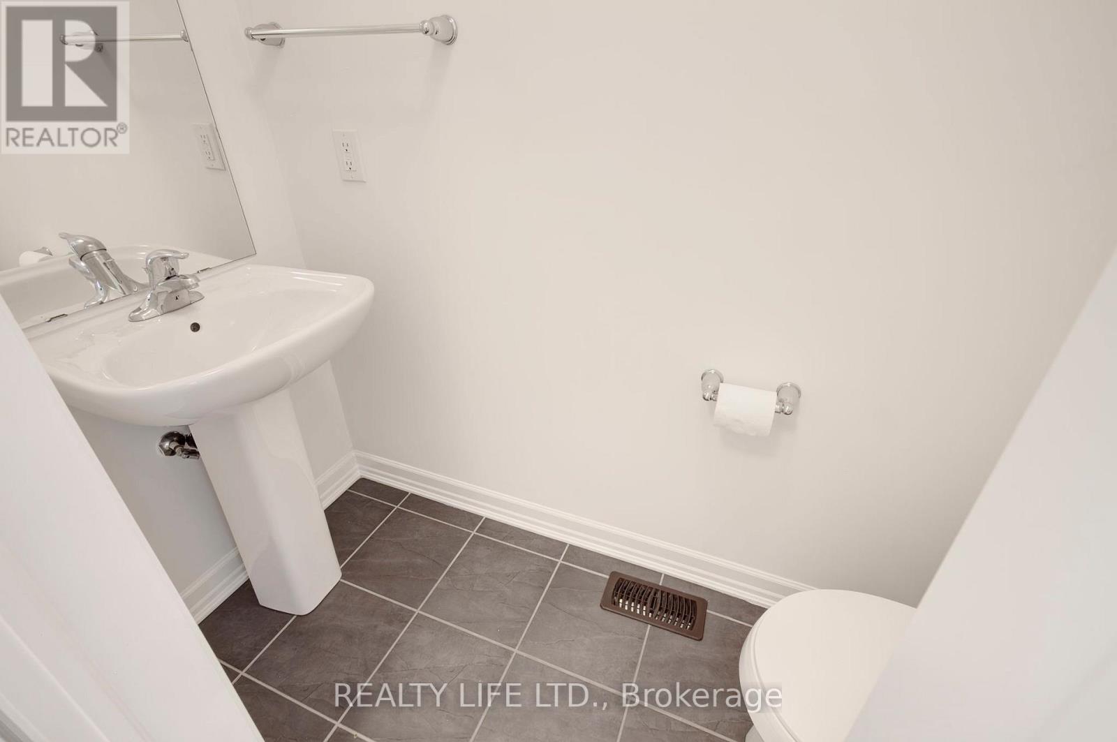 1209 Owls Head Road, Mississauga, Ontario  L5E 0A6 - Photo 15 - W13678528