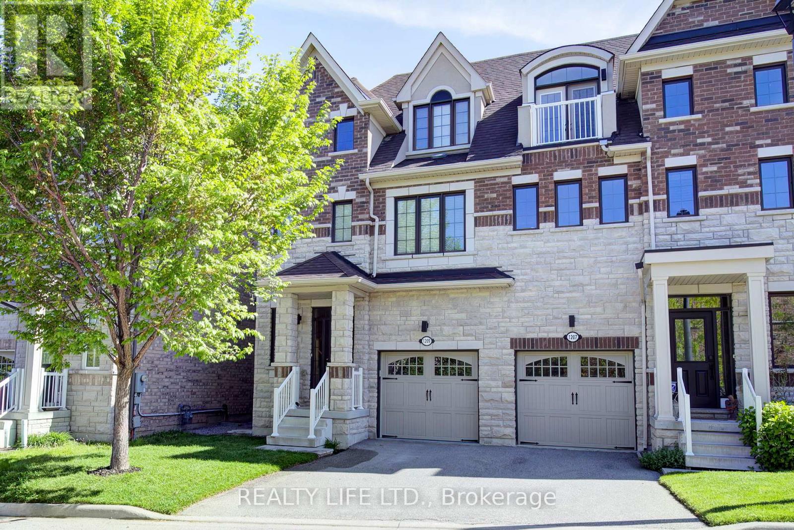 1209 Owls Head Road, Mississauga, Ontario  L5E 0A6 - Photo 2 - W13678528