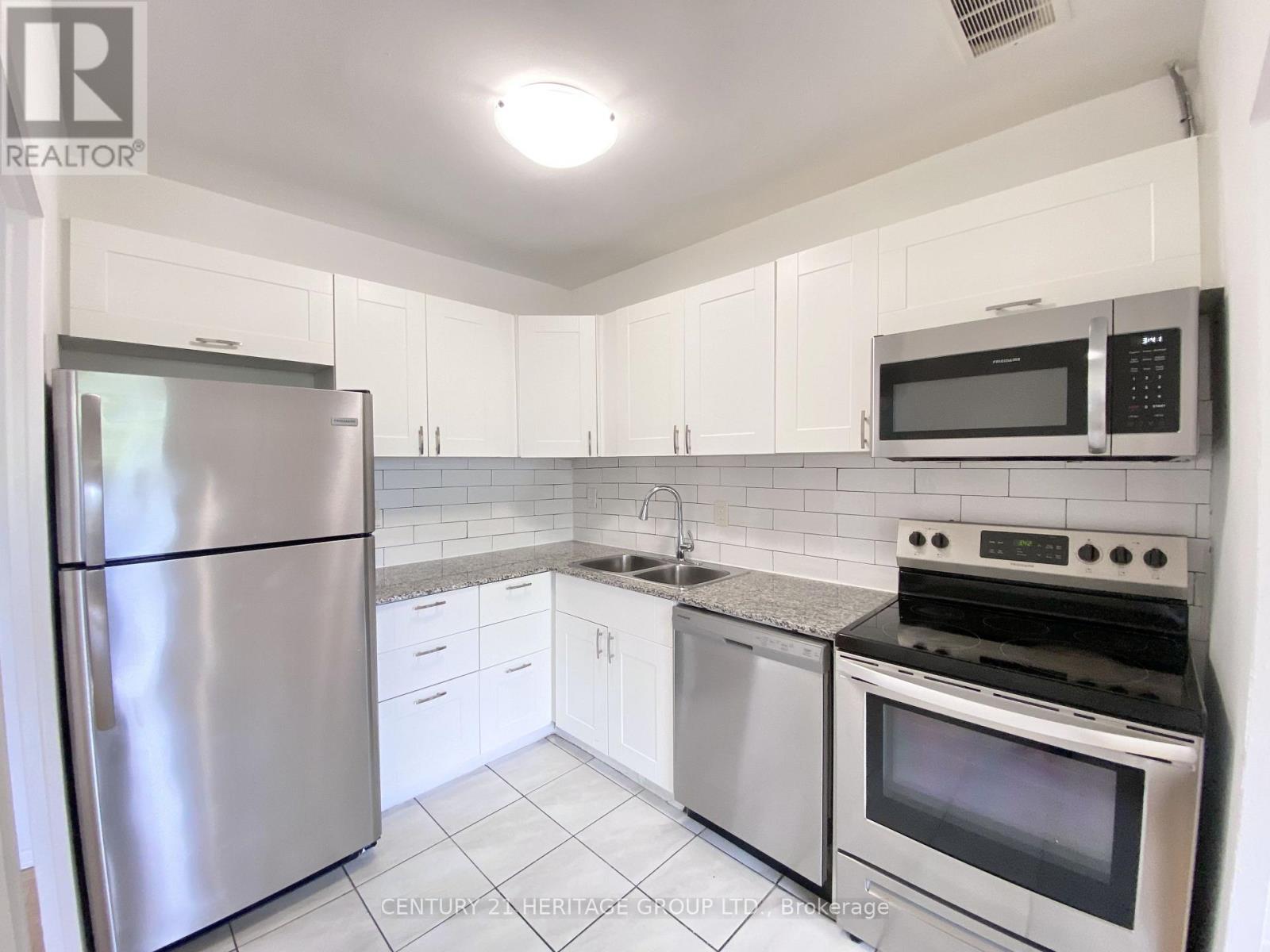 206 - 10 Garfella Drive, Toronto (Mount Olive-Silverstone-Jamestown), Ontario  M9V 2E9 - Photo 3 - W13678536