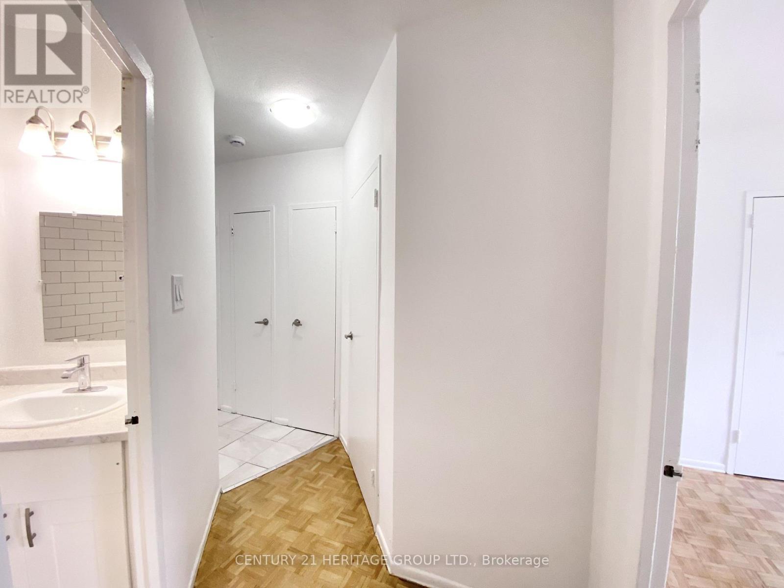 206 - 10 Garfella Drive, Toronto (Mount Olive-Silverstone-Jamestown), Ontario  M9V 2E9 - Photo 6 - W13678536