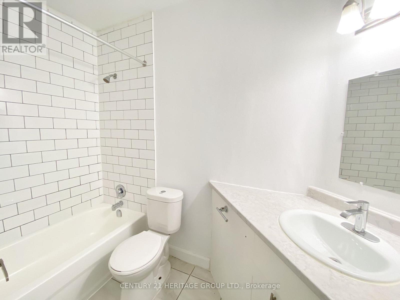 206 - 10 Garfella Drive, Toronto (Mount Olive-Silverstone-Jamestown), Ontario  M9V 2E9 - Photo 7 - W13678536