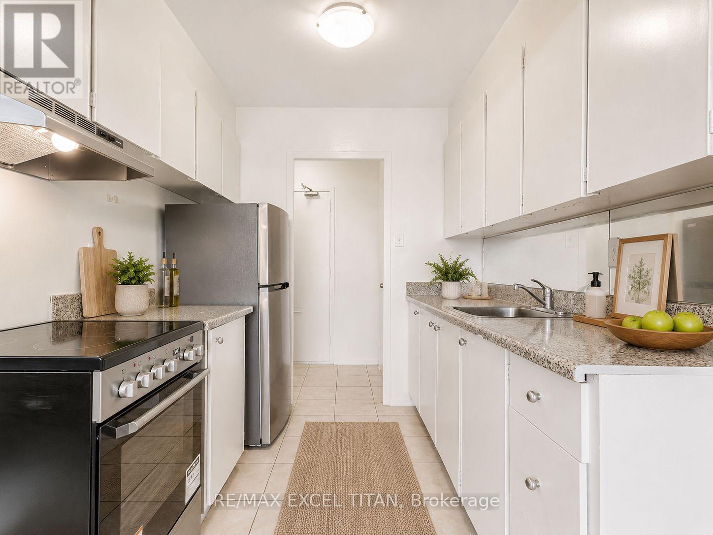 802 - 2255 Weston Road, Toronto, Ontario  M9N 1Y5 - Photo 10 - W13678564