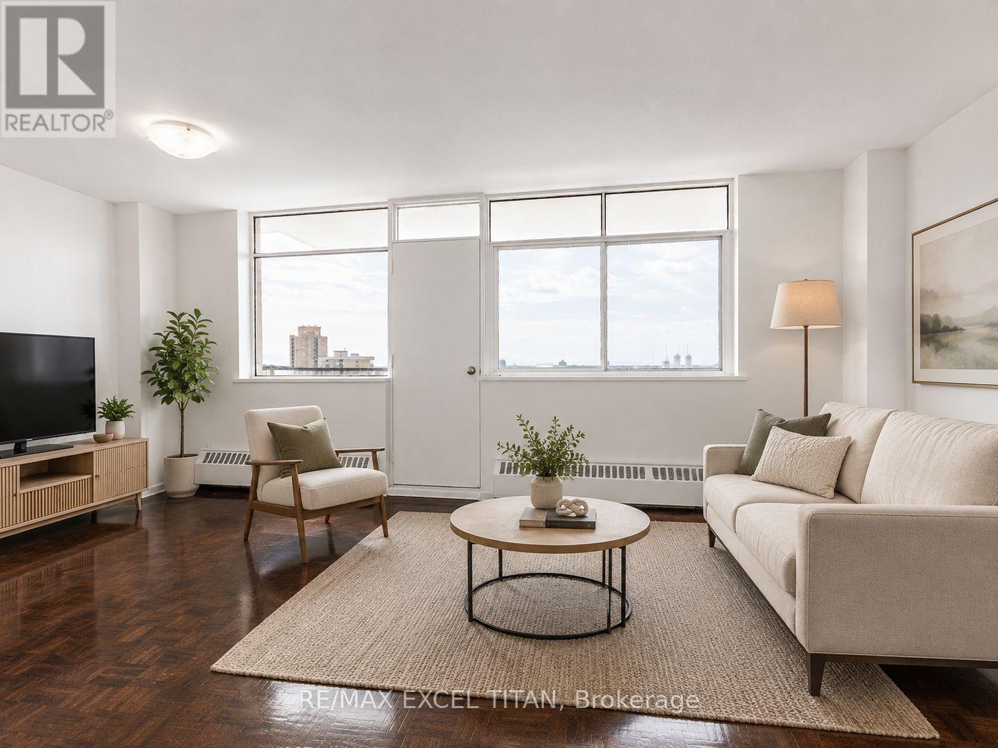 802 - 2255 Weston Road, Toronto, Ontario  M9N 1Y5 - Photo 2 - W13678564