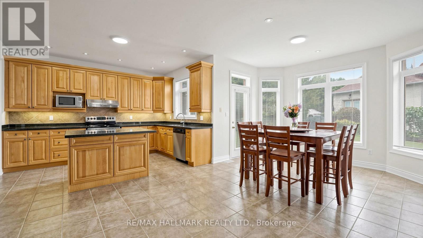 368 Paradelle Drive, Richmond Hill, Ontario  L4E 4R7 - Photo 13 - N13678272
