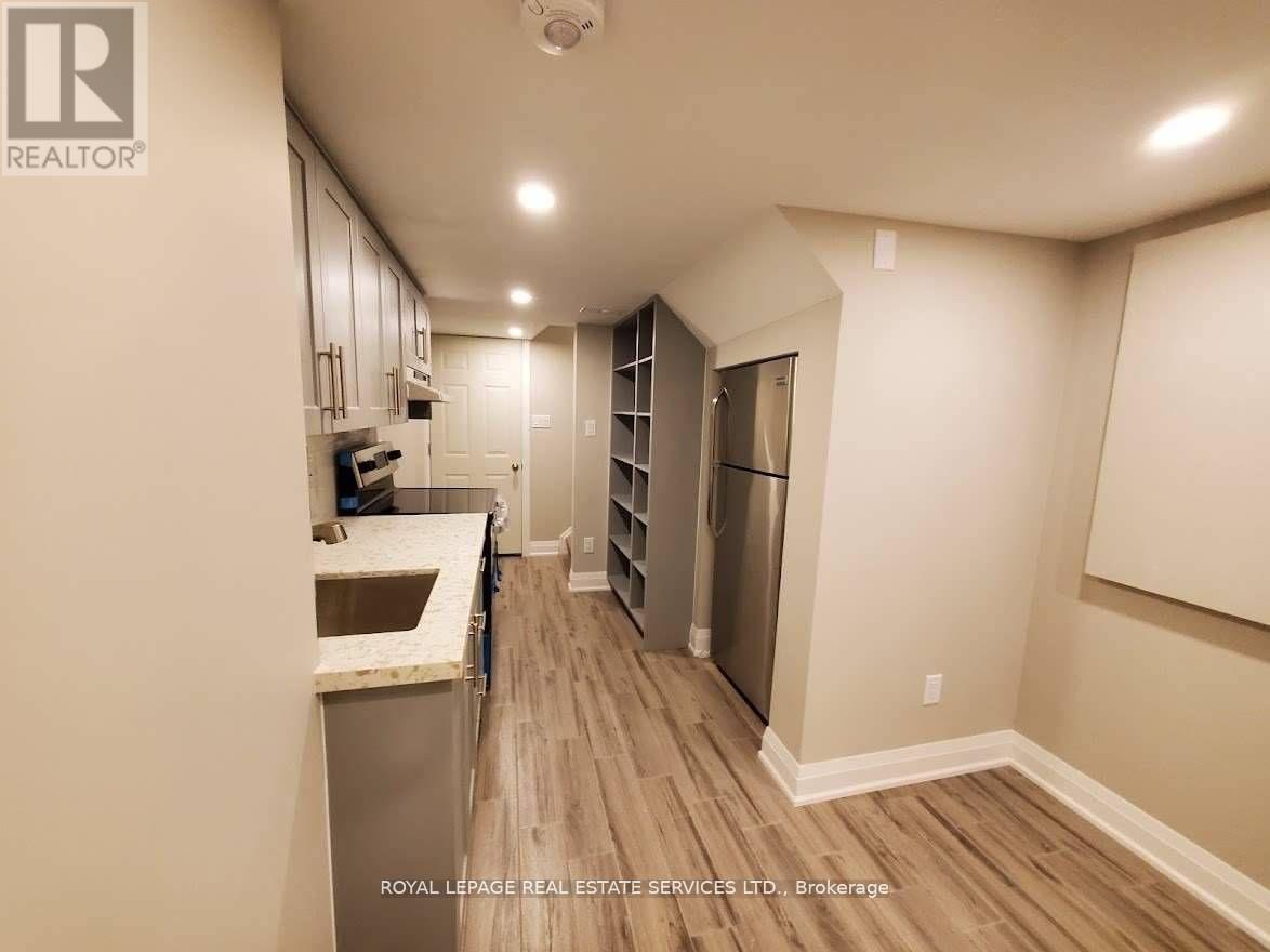 Bsmt - 39 Vezna Crescent, Brampton, Ontario  L6X 5K5 - Photo 5 - W13607142