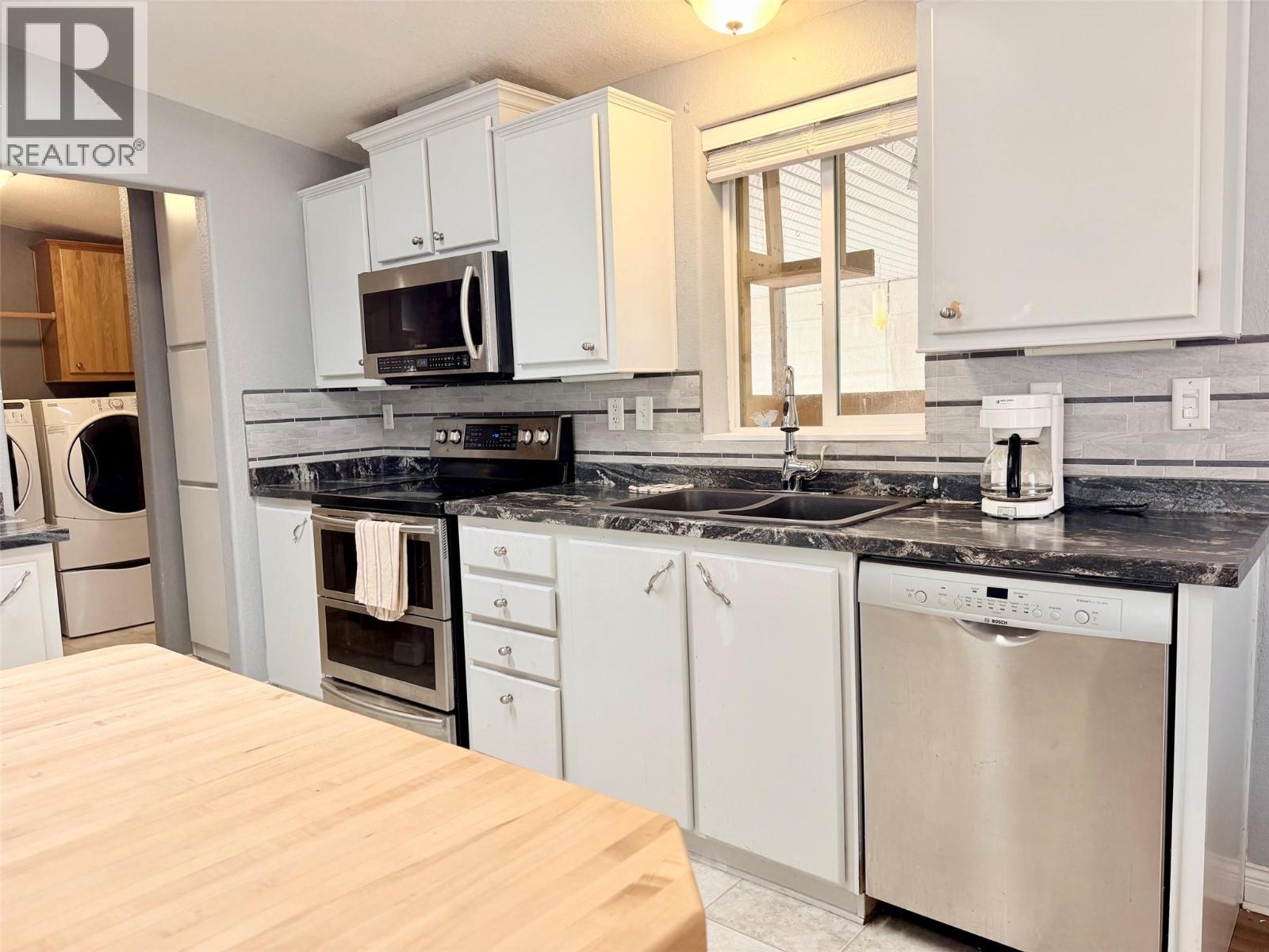 411 3rd Avenue S, Creston, British Columbia  V0B 1G3 - Photo 3 - 10397575