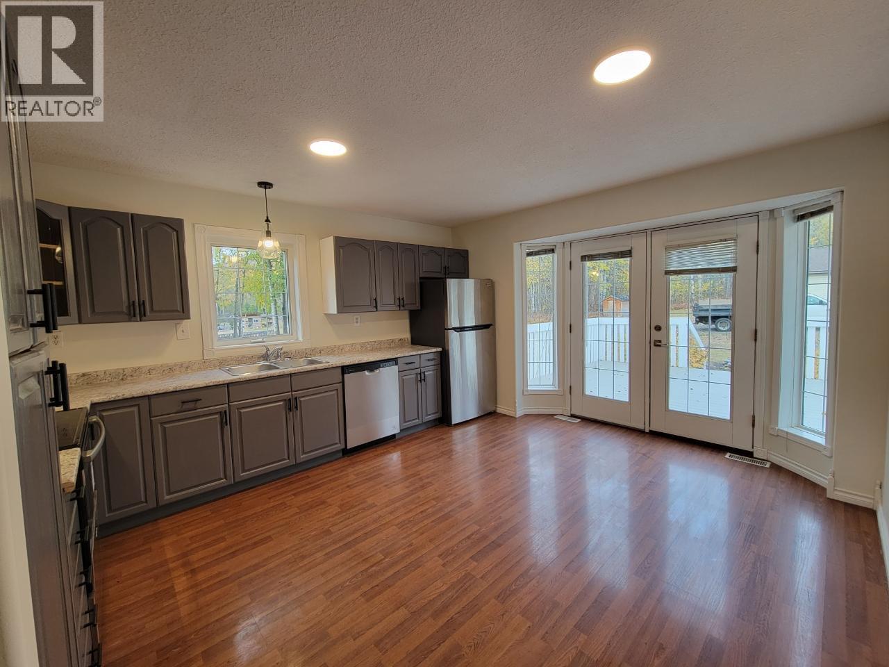 6708 Currier Road, Chetwynd, British Columbia  V0C 1J0 - Photo 7 - 10397857